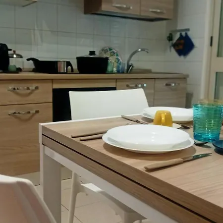 Bilocale Delle Robinie In Baia Апартаменти