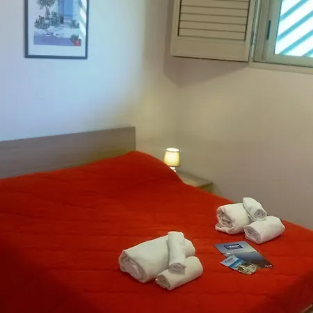 Bilocale Delle Robinie In Baia Апартаменти