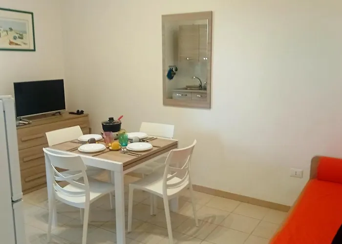 Apartment Bilocale Delle Robinie In Baia *